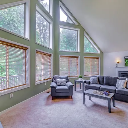 Linden Family Home With Yard Less Than 5 Mi To Wineries!